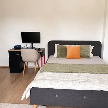 Moderni S Terasou V Klidne Lokalite Apartman