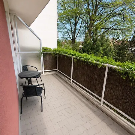 Apartman Moderni S Terasou V Klidne Lokalite *